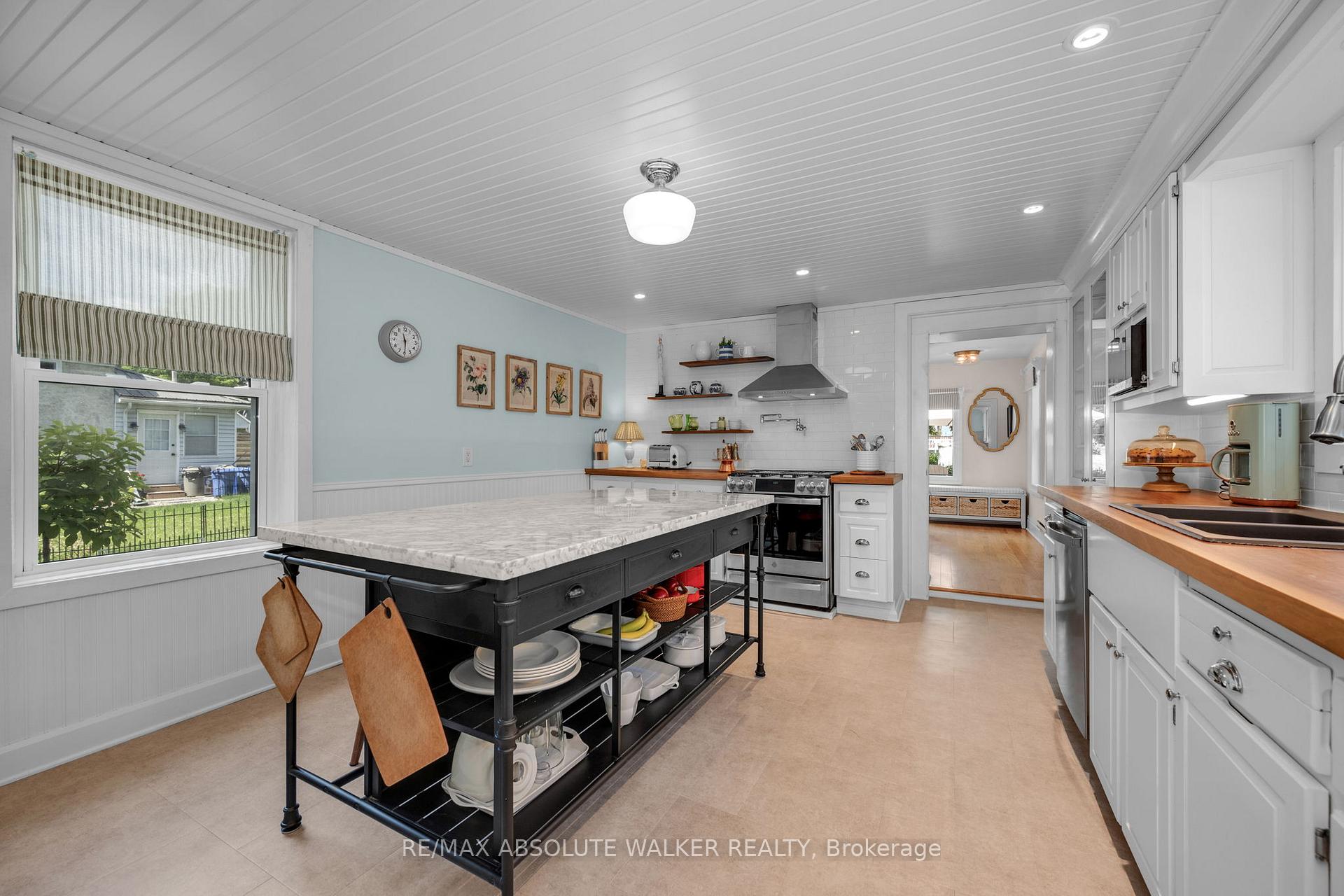 Photo 13 of 652 Henry Street W, Prescott, Prescott — HOMEH
