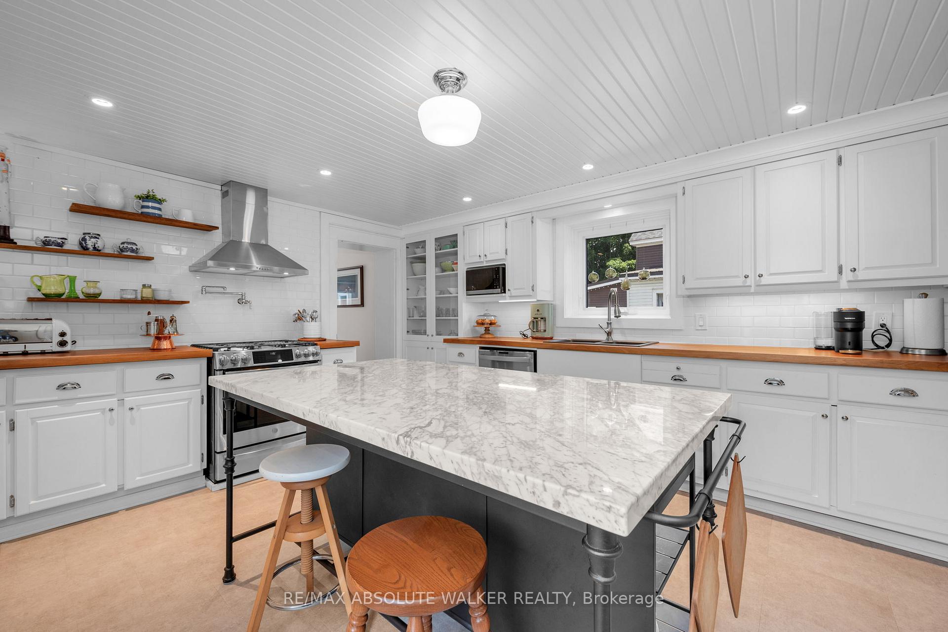 Photo 14 of 652 Henry Street W, Prescott, Prescott — HOMEH
