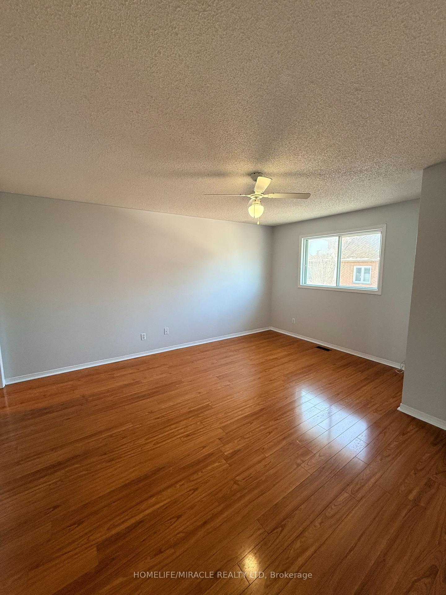 Photo 14 of 137 Pressed Brick Drive, Brampton, Brampton North — HOMEH