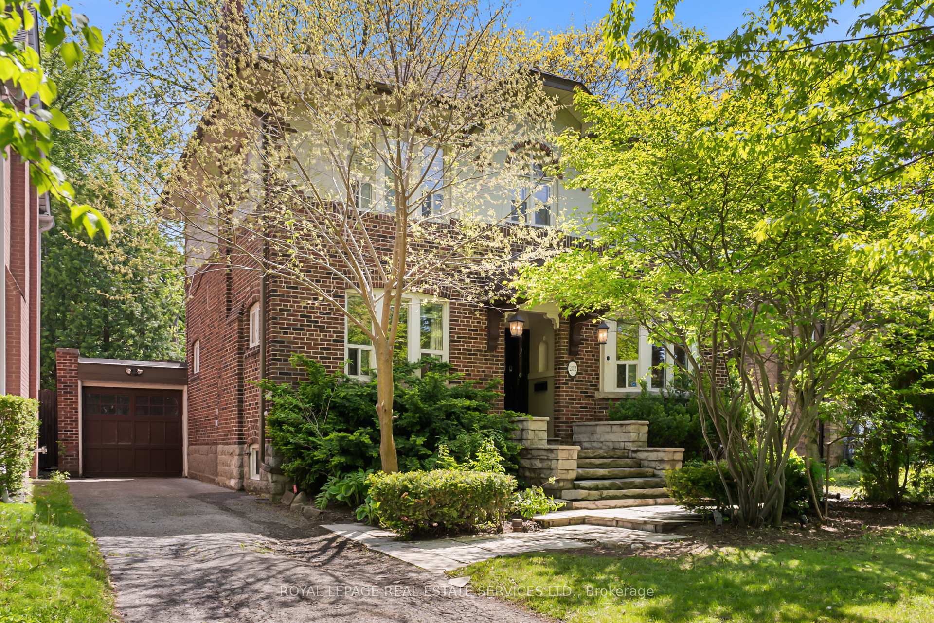 Photo 1 of 202 Dinnick Crescent, Toronto, Lawrence Park South — HOMEH