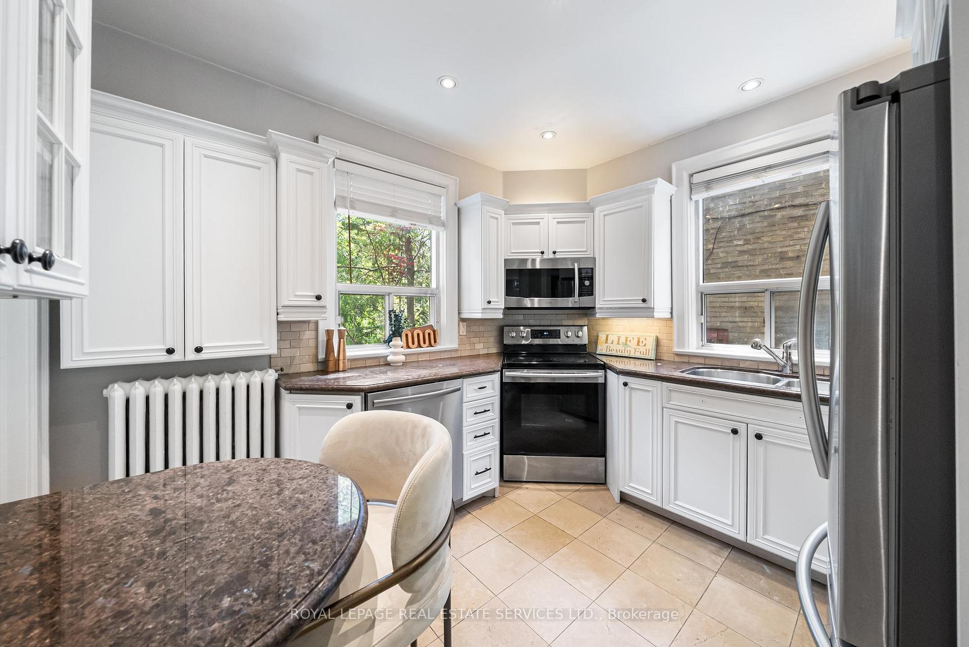 Photo 14 of 202 Dinnick Crescent, Toronto, Lawrence Park South — HOMEH
