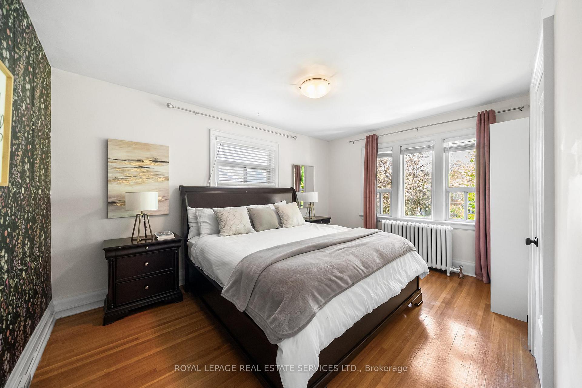 Photo 21 of 202 Dinnick Crescent, Toronto, Lawrence Park South — HOMEH