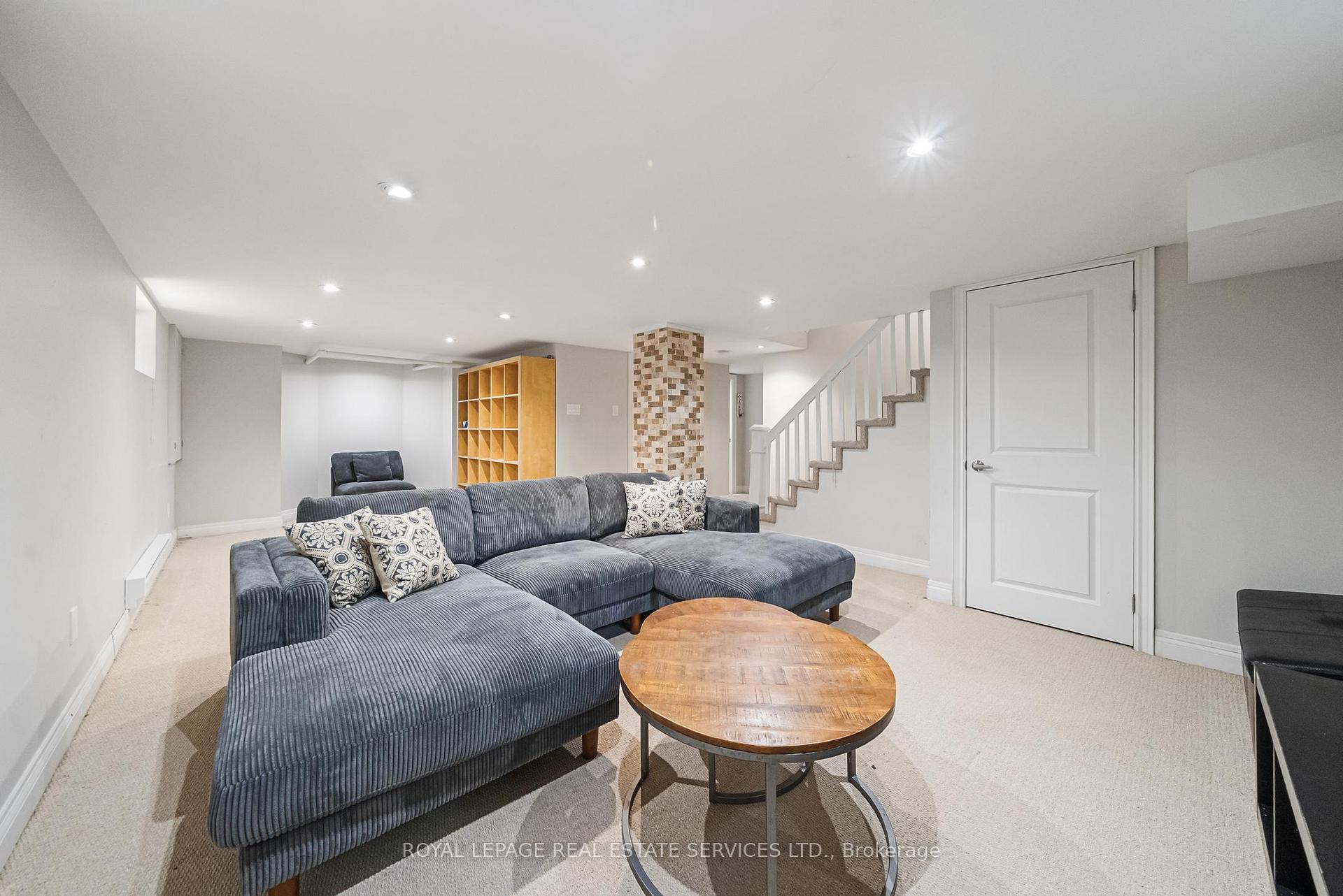 Photo 33 of 202 Dinnick Crescent, Toronto, Lawrence Park South — HOMEH