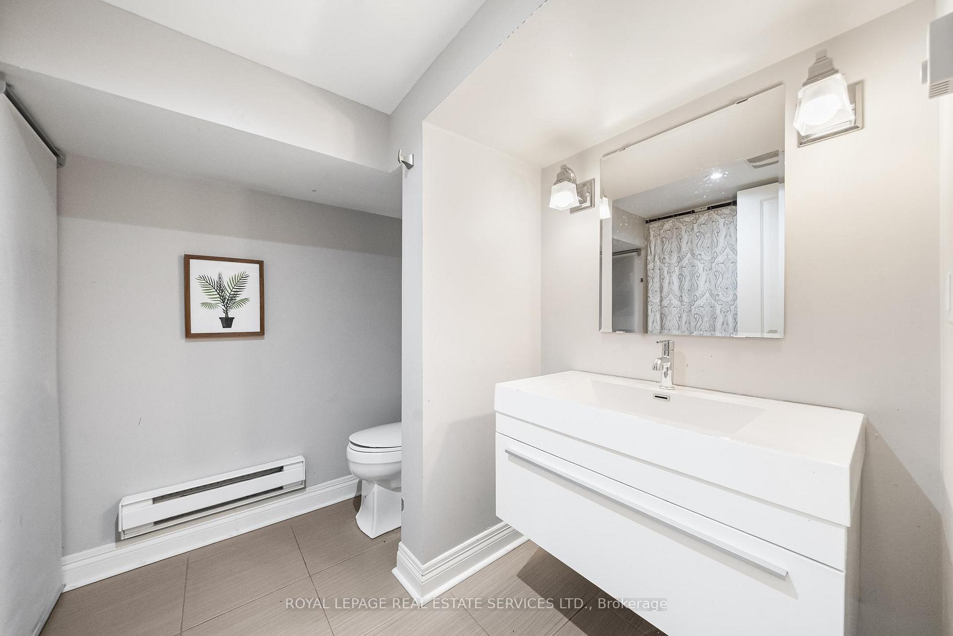 Photo 35 of 202 Dinnick Crescent, Toronto, Lawrence Park South — HOMEH