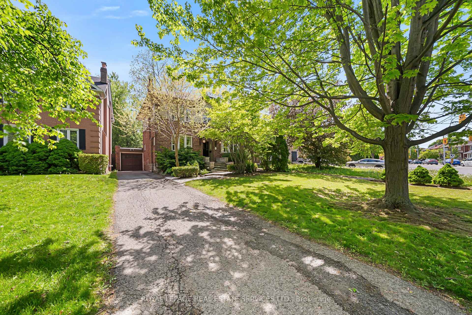 Photo 42 of 202 Dinnick Crescent, Toronto, Lawrence Park South — HOMEH