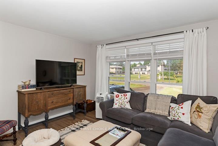 Photo 13 of 2060 Glenoah Avenue, Thunder Bay, Rosslyn Road — HOMEH