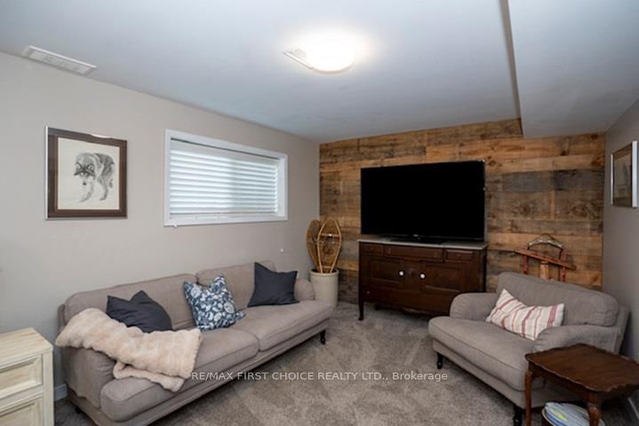 Photo 21 of 2060 Glenoah Avenue, Thunder Bay, Rosslyn Road — HOMEH