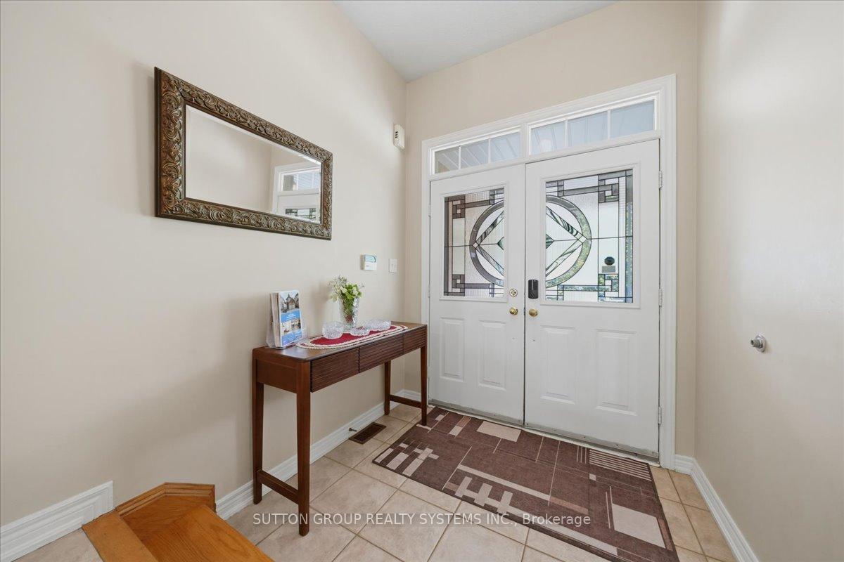 Photo 3 of 1382 Avon Drive, Mississauga, Meadowvale Village — HOMEH