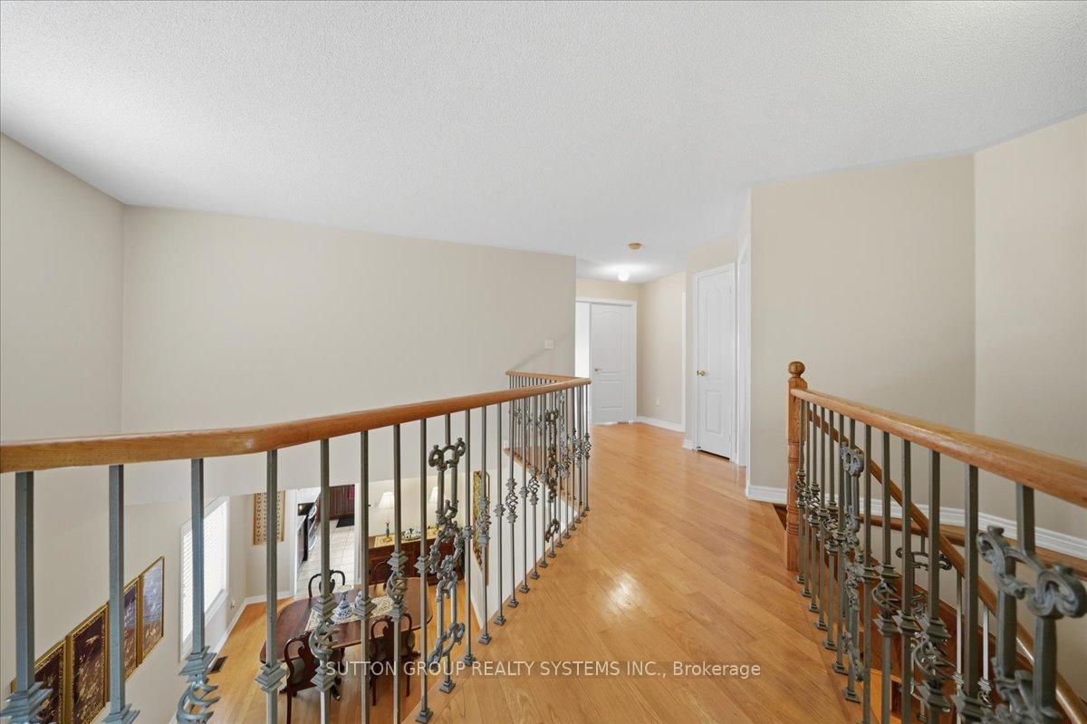 Photo 19 of 1382 Avon Drive, Mississauga, Meadowvale Village — HOMEH