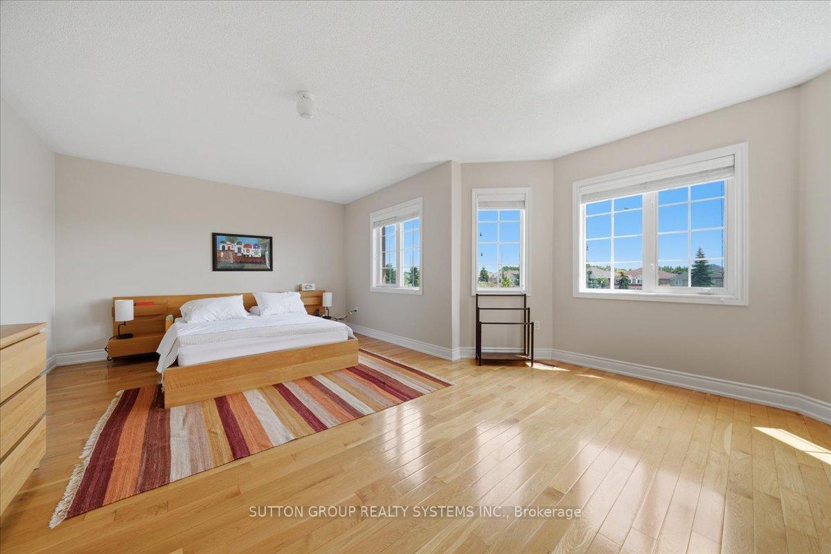 Photo 22 of 1382 Avon Drive, Mississauga, Meadowvale Village — HOMEH