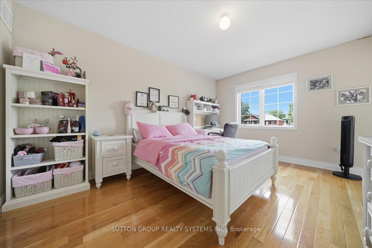 Photo 28 of 1382 Avon Drive, Mississauga, Meadowvale Village — HOMEH