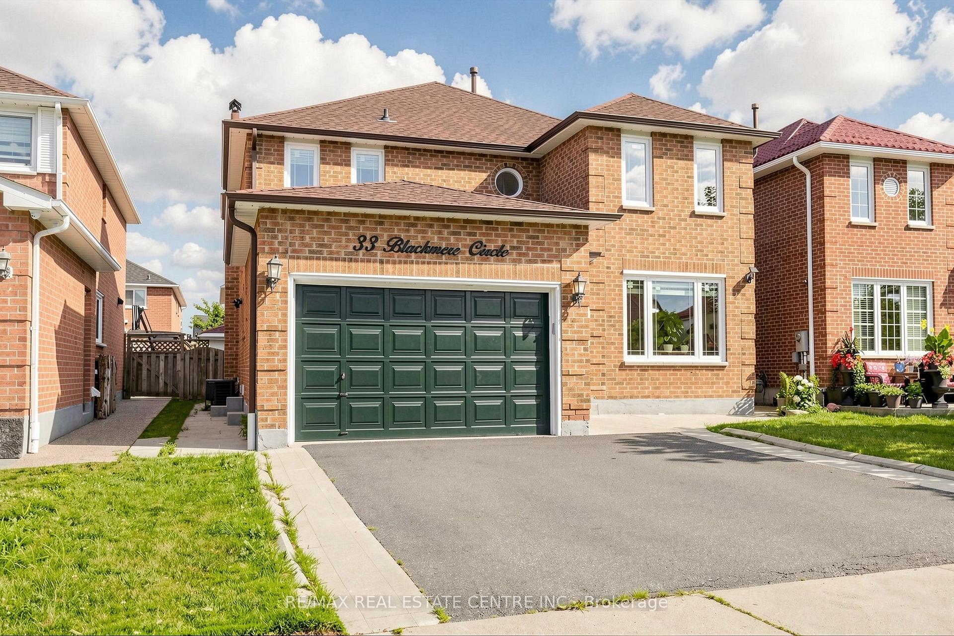 Photo 2 of 33 Blackmere Circle, Brampton, Fletcher's Creek South — HOMEH