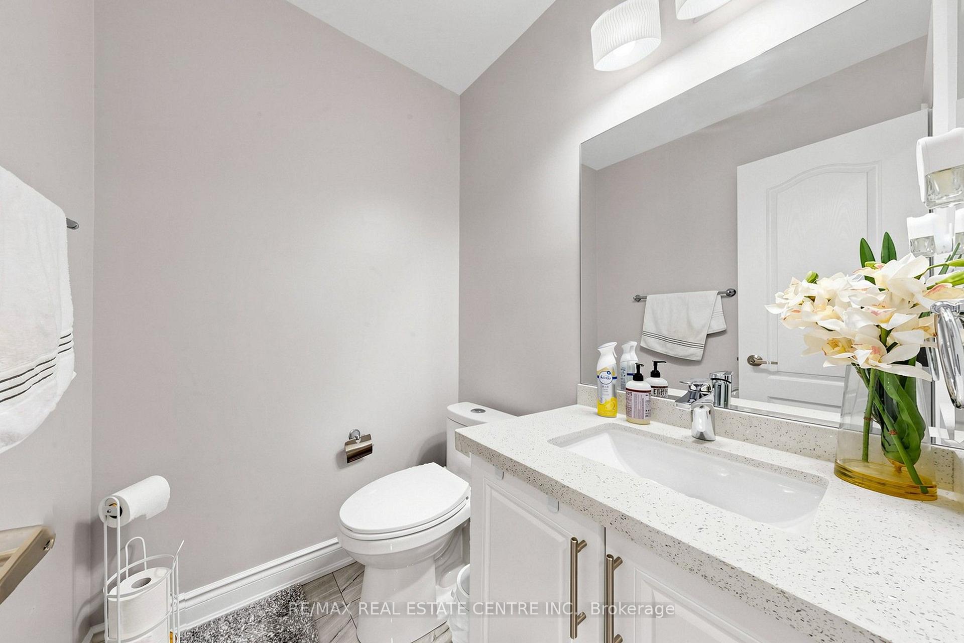 Photo 14 of 33 Blackmere Circle, Brampton, Fletcher's Creek South — HOMEH