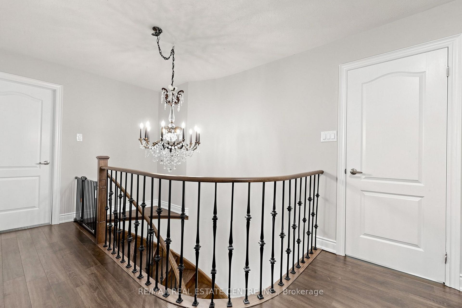 Photo 19 of 33 Blackmere Circle, Brampton, Fletcher's Creek South — HOMEH