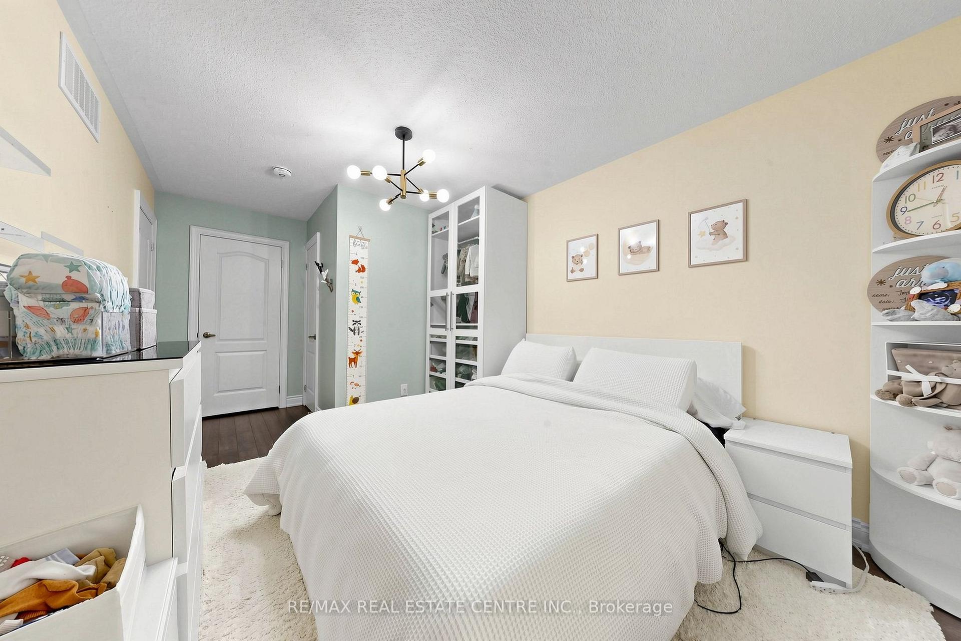 Photo 25 of 33 Blackmere Circle, Brampton, Fletcher's Creek South — HOMEH