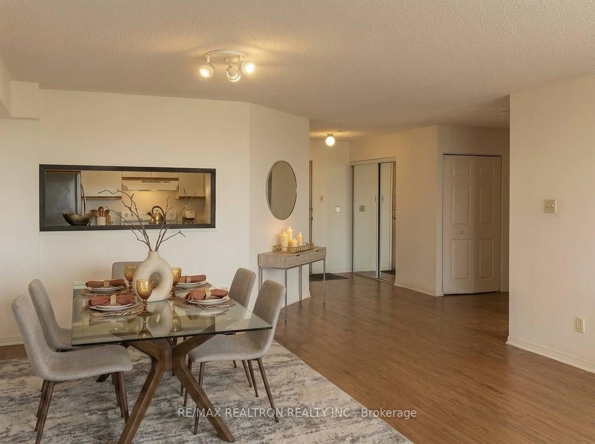 Photo 3 of Unit 705, 7805 Bayview Avenue, Markham, Aileen-Willowbrook — HOMEH