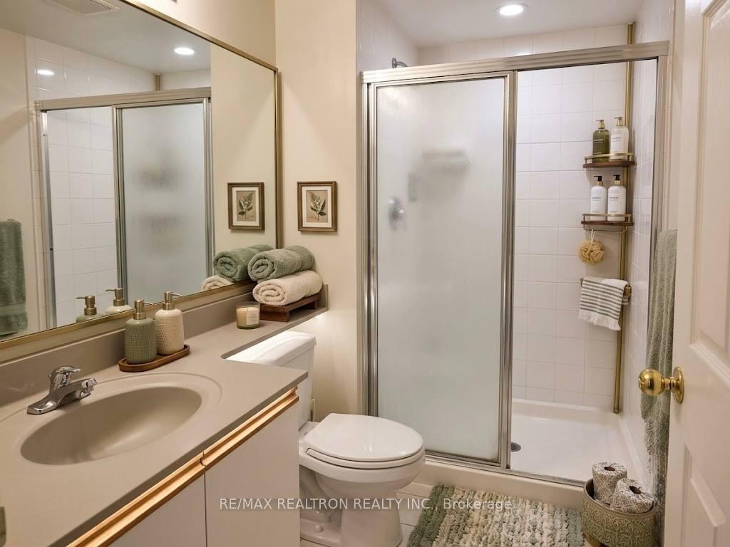 Photo 7 of Unit 705, 7805 Bayview Avenue, Markham, Aileen-Willowbrook — HOMEH
