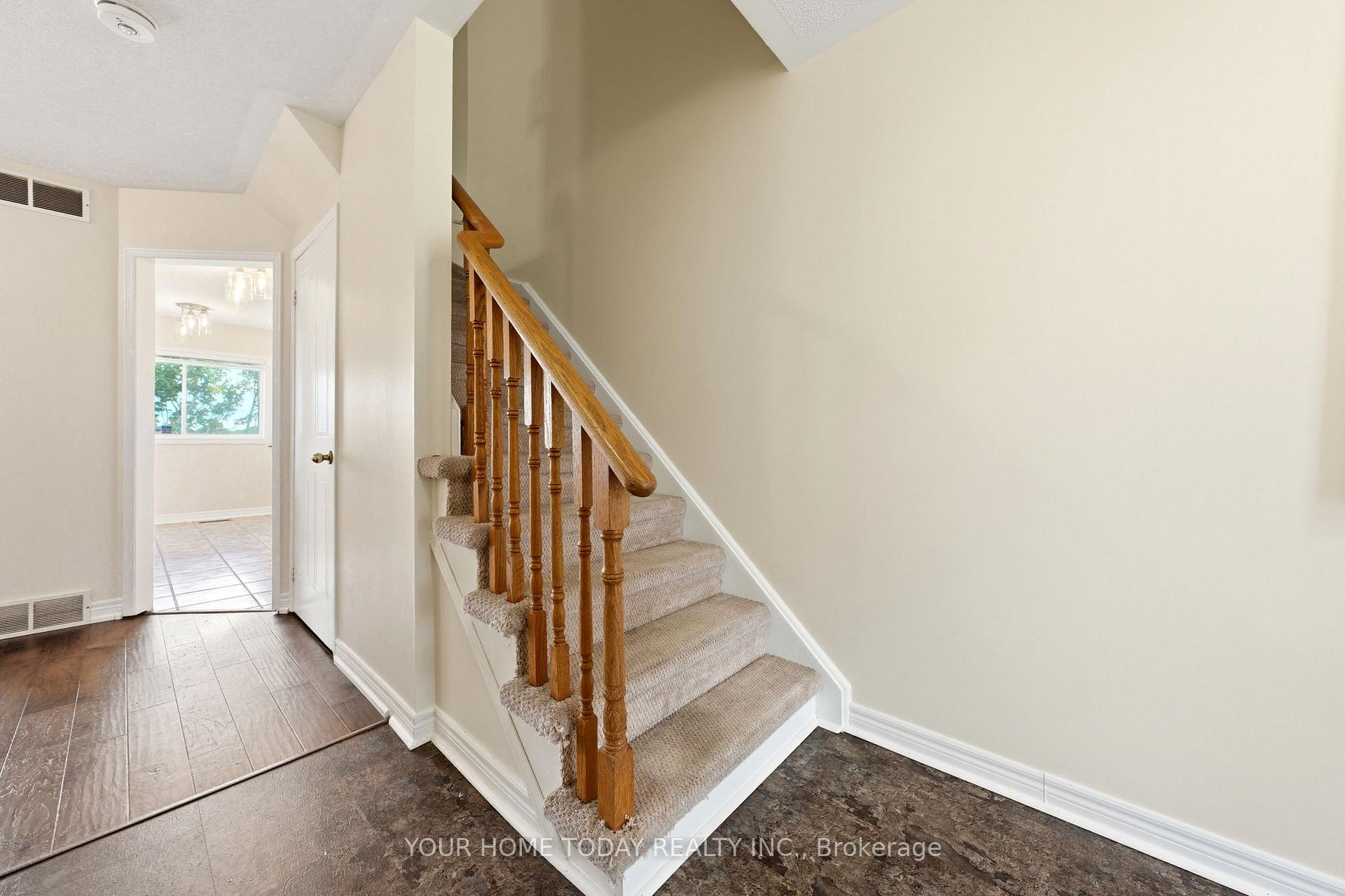 Photo 18 of 29 Corey Circle, Halton Hills, Georgetown — HOMEH