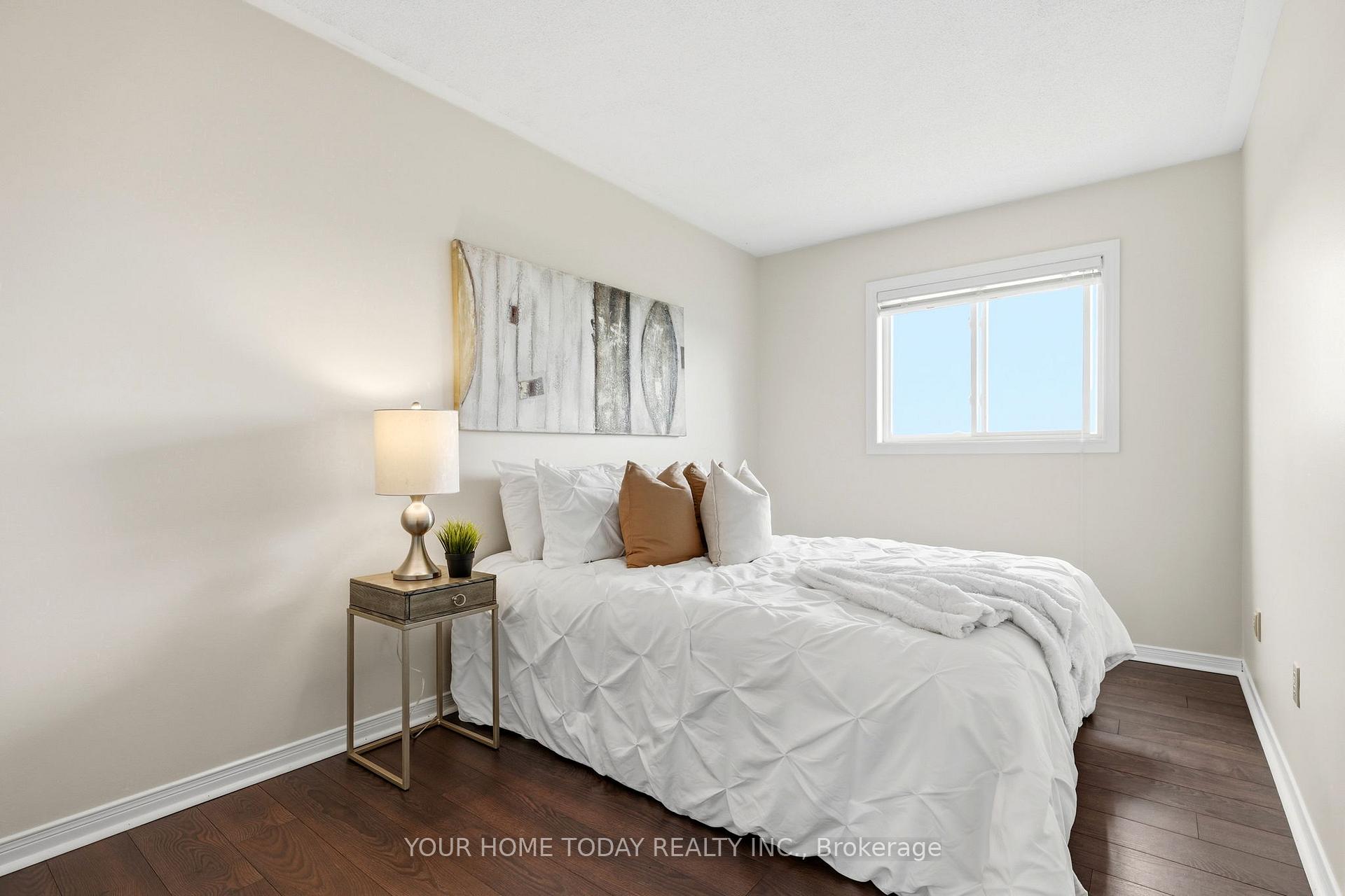 Photo 25 of 29 Corey Circle, Halton Hills, Georgetown — HOMEH