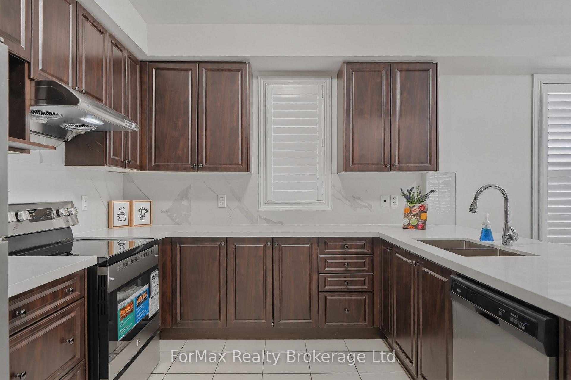 Photo 14 of 80 George Gray Drive, Brampton, Sandringham-Wellington North — HOMEH