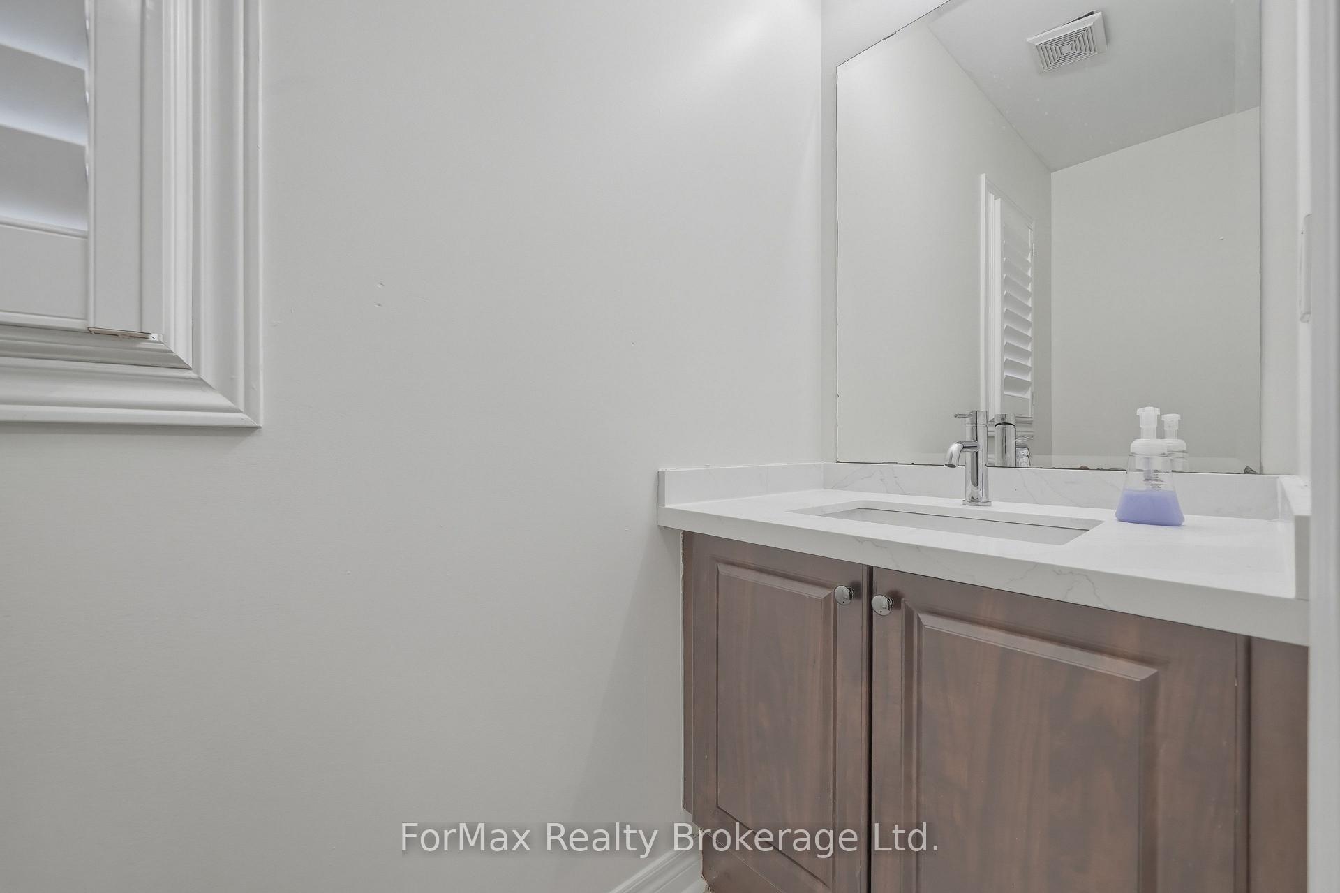 Photo 19 of 80 George Gray Drive, Brampton, Sandringham-Wellington North — HOMEH