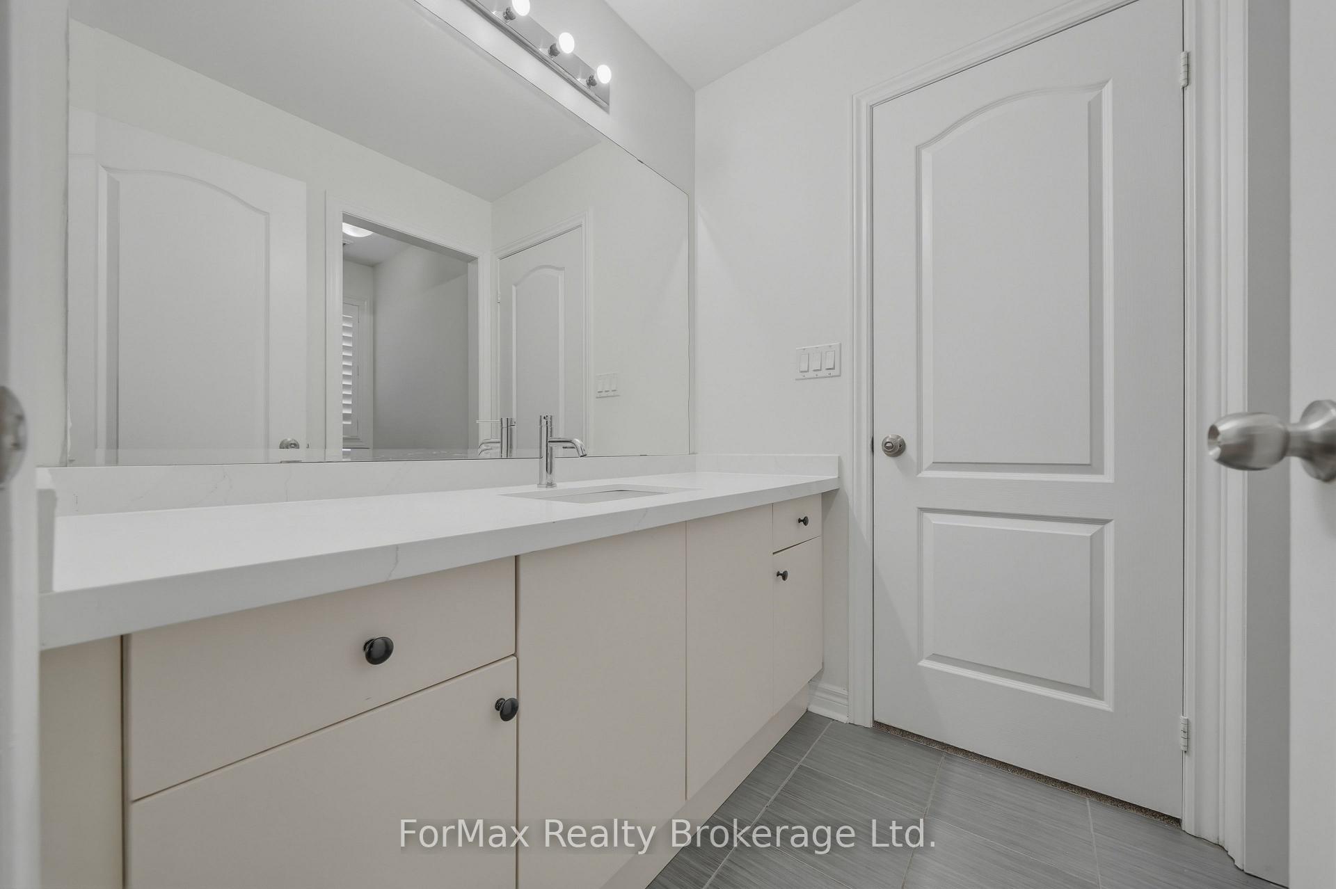 Photo 33 of 80 George Gray Drive, Brampton, Sandringham-Wellington North — HOMEH
