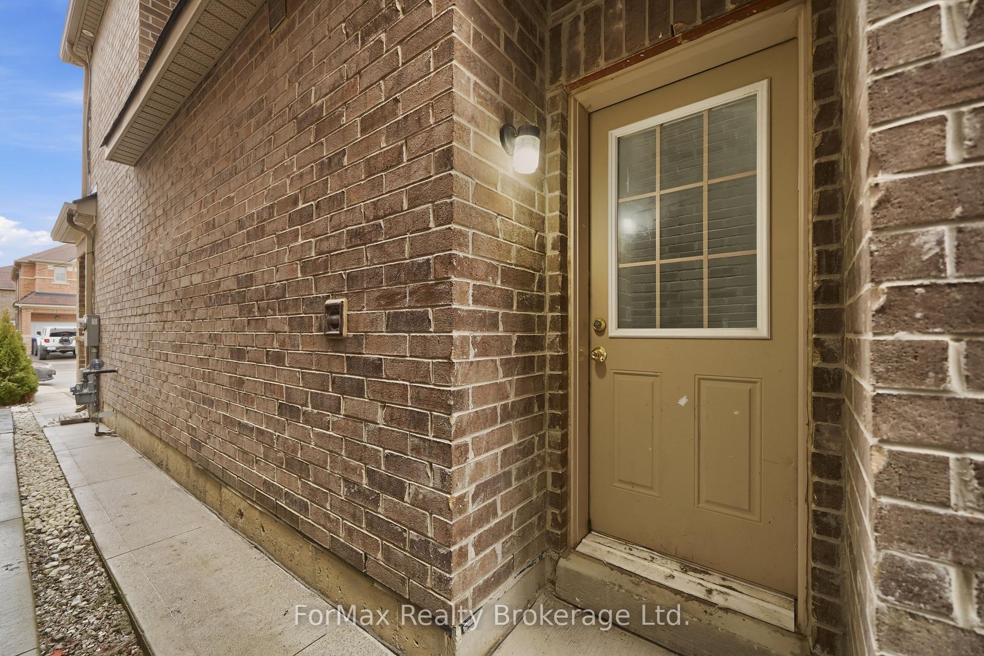 Photo 36 of 80 George Gray Drive, Brampton, Sandringham-Wellington North — HOMEH
