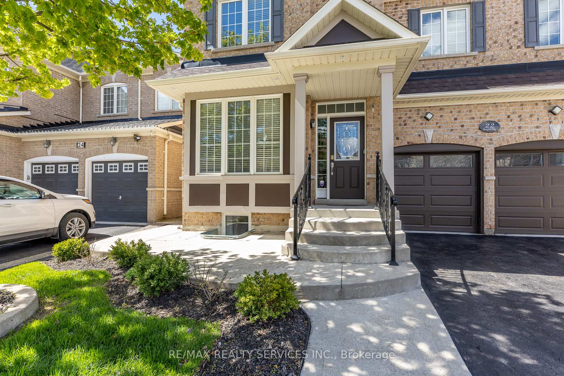 Photo 2 of 22 Berryfield Way, Brampton, Sandringham-Wellington — HOMEH