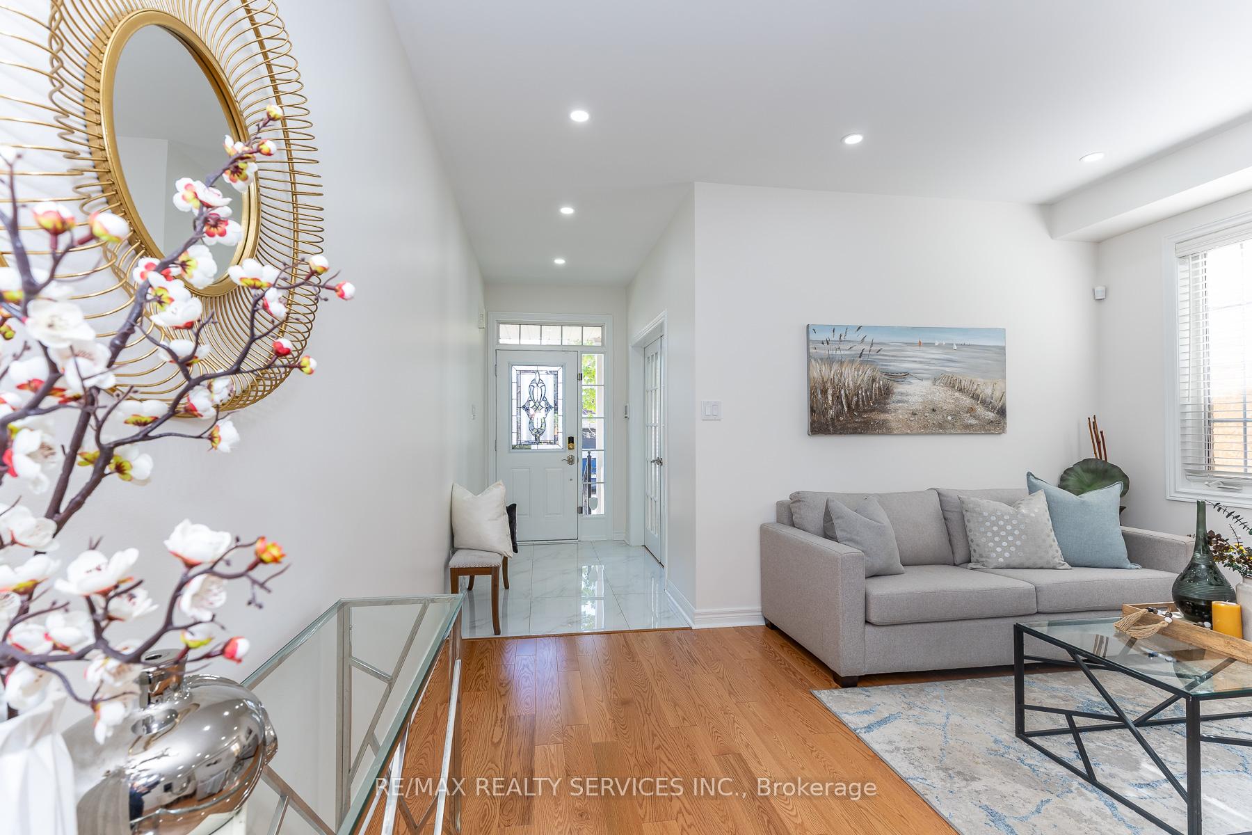 Photo 3 of 22 Berryfield Way, Brampton, Sandringham-Wellington — HOMEH