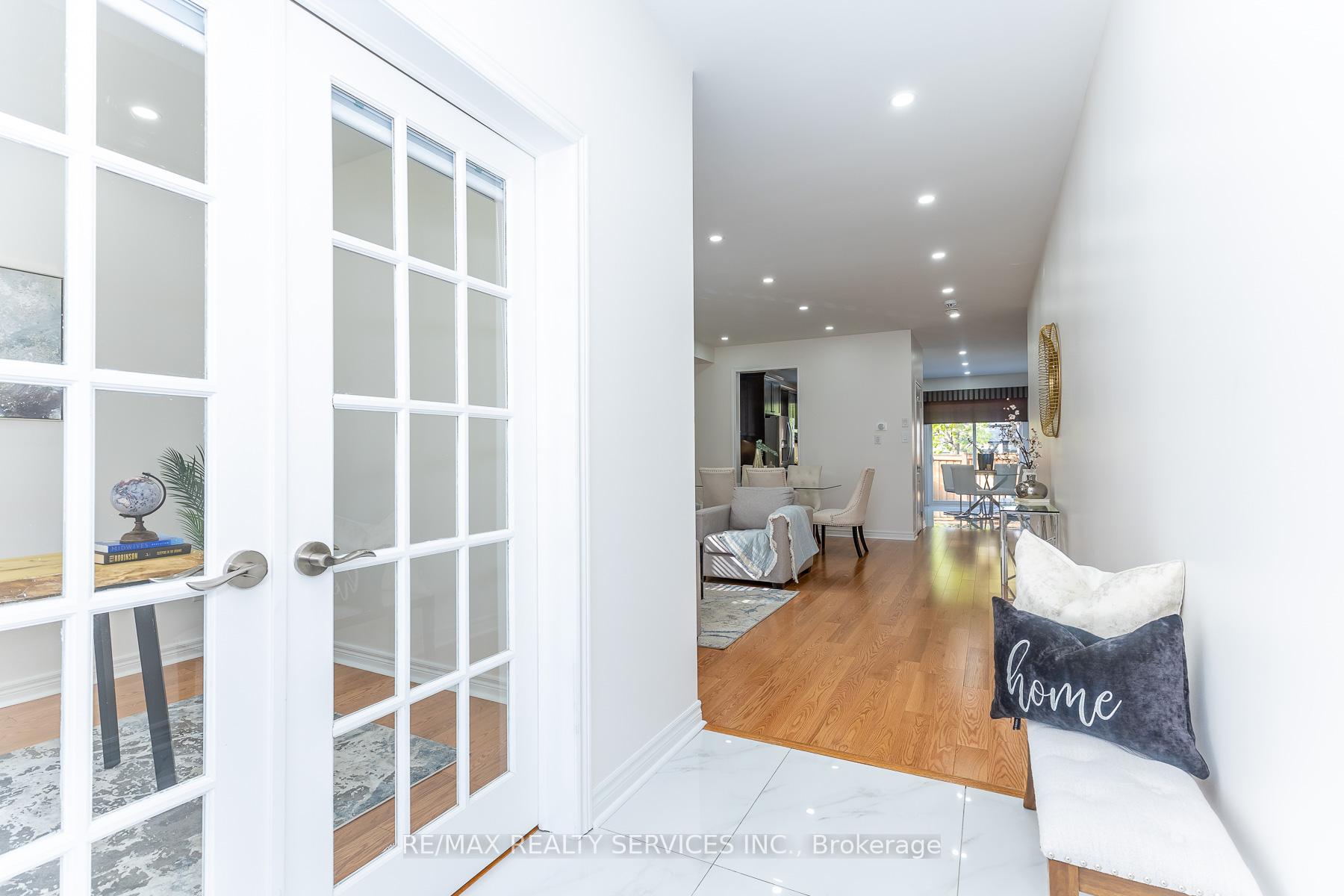 Photo 4 of 22 Berryfield Way, Brampton, Sandringham-Wellington — HOMEH