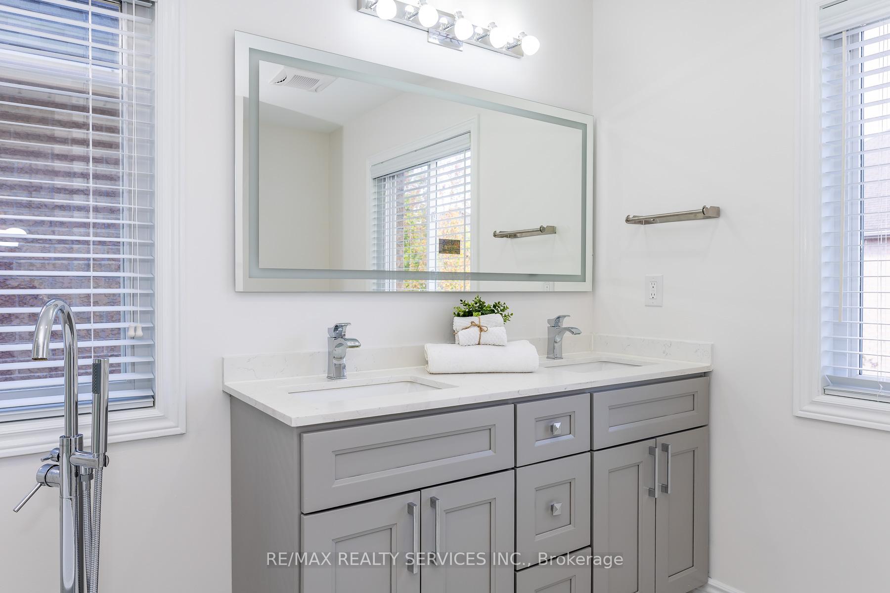 Photo 22 of 22 Berryfield Way, Brampton, Sandringham-Wellington — HOMEH