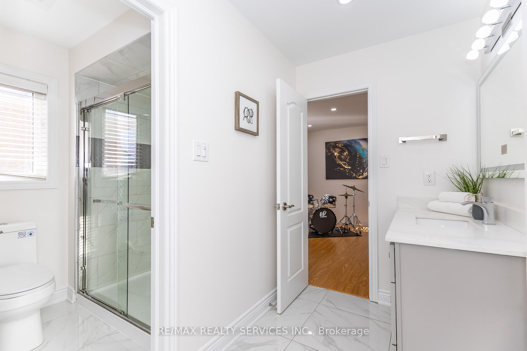 Photo 26 of 22 Berryfield Way, Brampton, Sandringham-Wellington — HOMEH