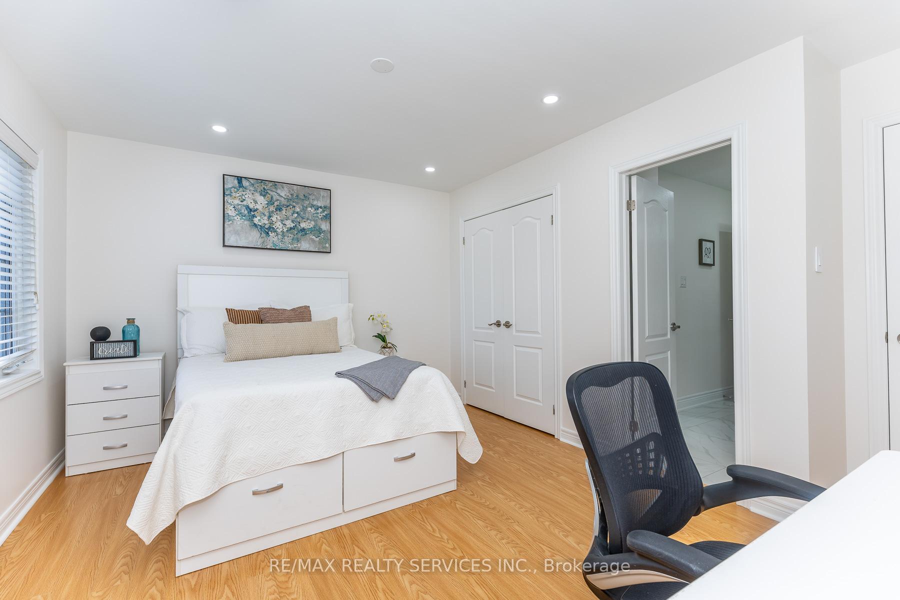 Photo 28 of 22 Berryfield Way, Brampton, Sandringham-Wellington — HOMEH
