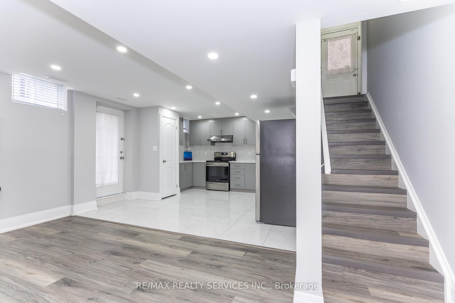 Photo 31 of 22 Berryfield Way, Brampton, Sandringham-Wellington — HOMEH