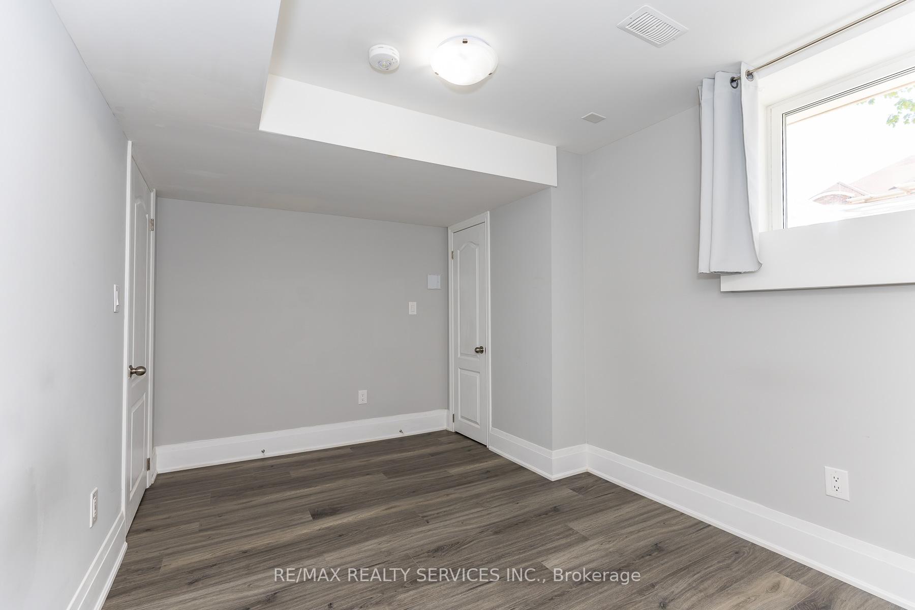 Photo 41 of 22 Berryfield Way, Brampton, Sandringham-Wellington — HOMEH