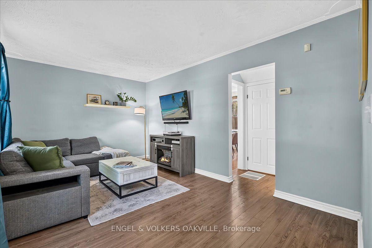Photo 4 of 108 Lorne Crescent, Kitchener, St. Marys Hospital — HOMEH