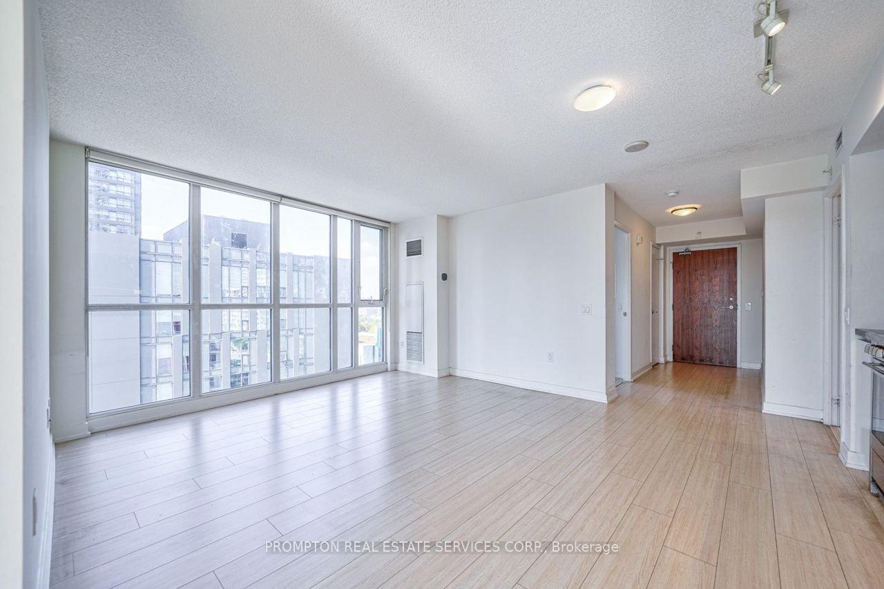 Photo 4 of Unit 906, 85 Queens Wharf Road, Toronto, Waterfront Communities — HOMEH