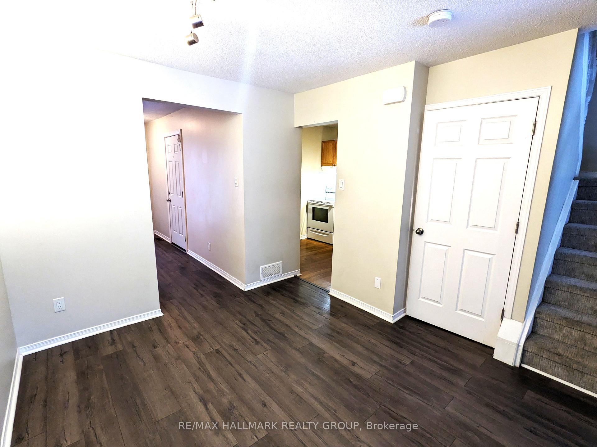 Photo 8 of Unit 21, 6464 Colony Square, Ottawa, Convent Glen North — HOMEH