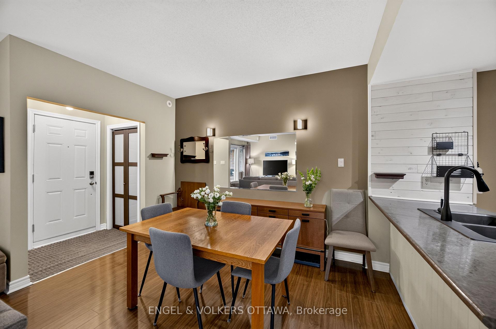 Photo 5 of Unit 4, 165 Waterbridge Drive, Ottawa, Barrhaven East — HOMEH