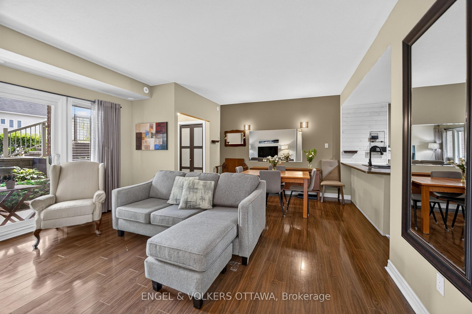Photo 6 of Unit 4, 165 Waterbridge Drive, Ottawa, Barrhaven East — HOMEH