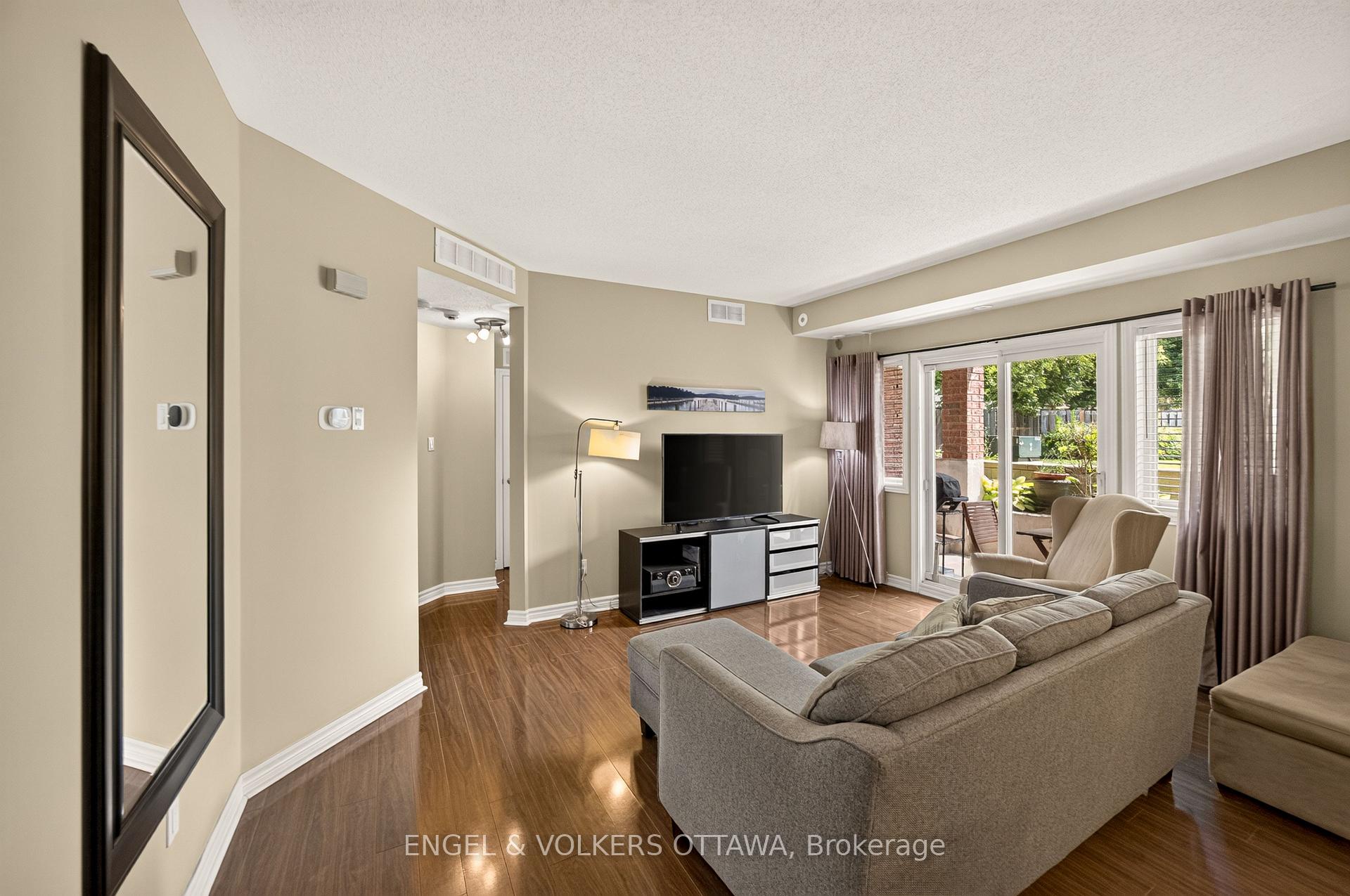Photo 7 of Unit 4, 165 Waterbridge Drive, Ottawa, Barrhaven East — HOMEH