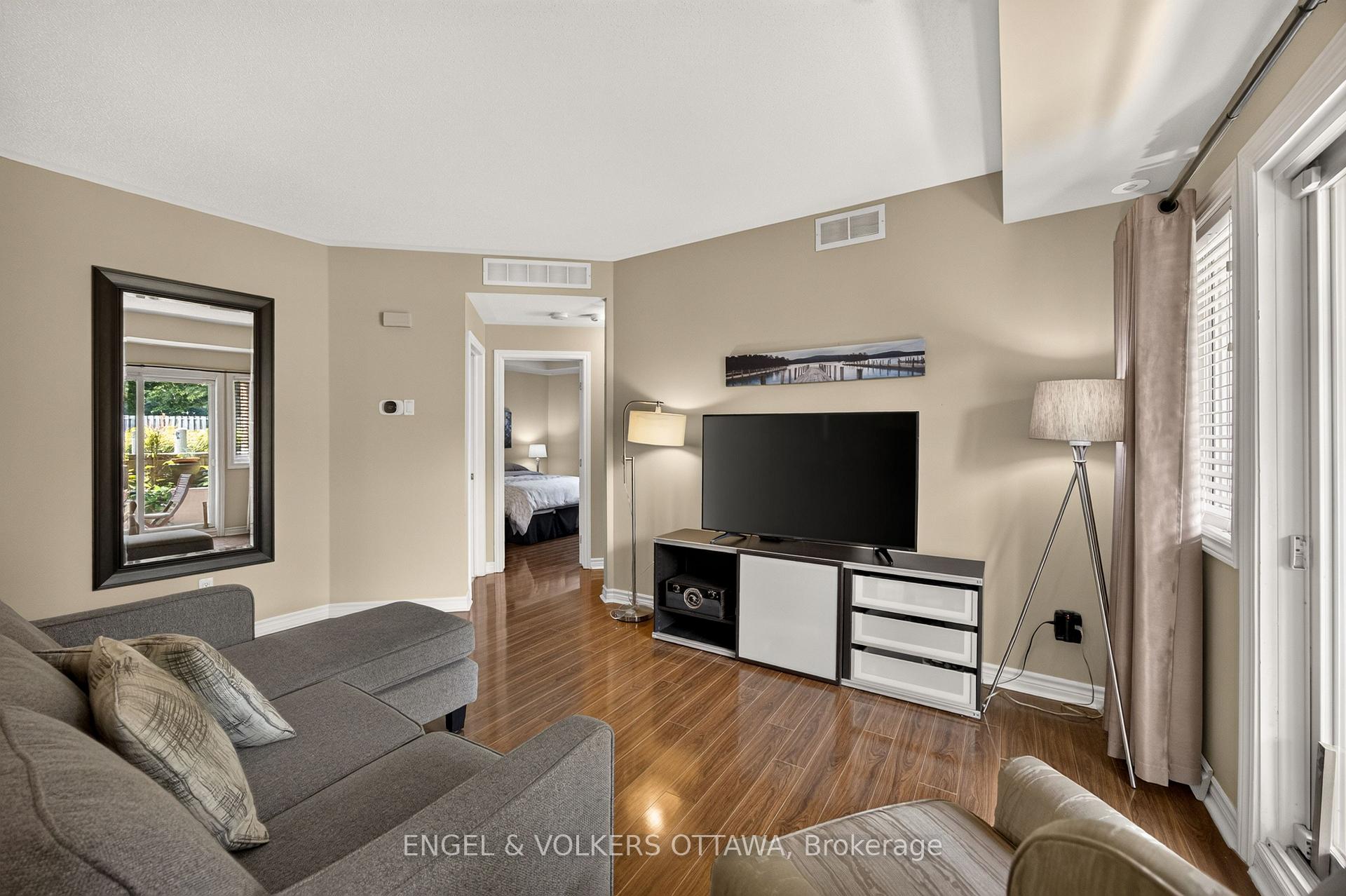 Photo 8 of Unit 4, 165 Waterbridge Drive, Ottawa, Barrhaven East — HOMEH