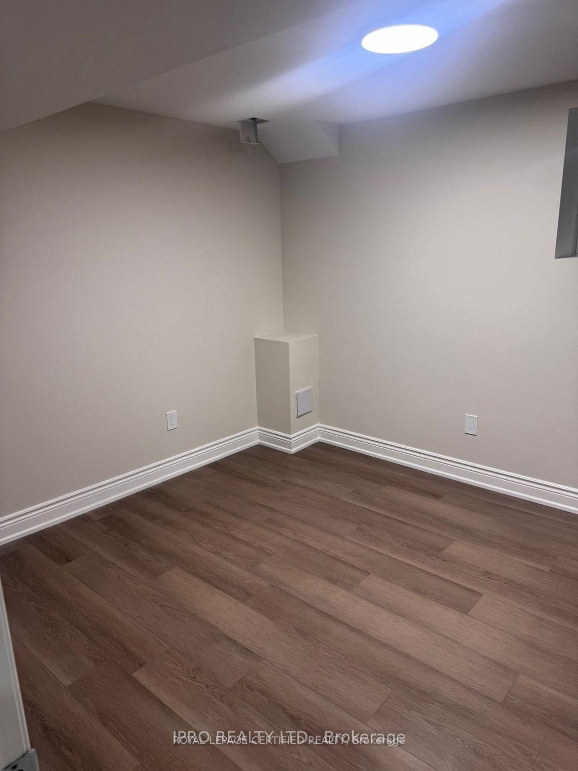 Photo 5 of 40 Beachville Circle, Brampton, Credit Valley — HOMEH