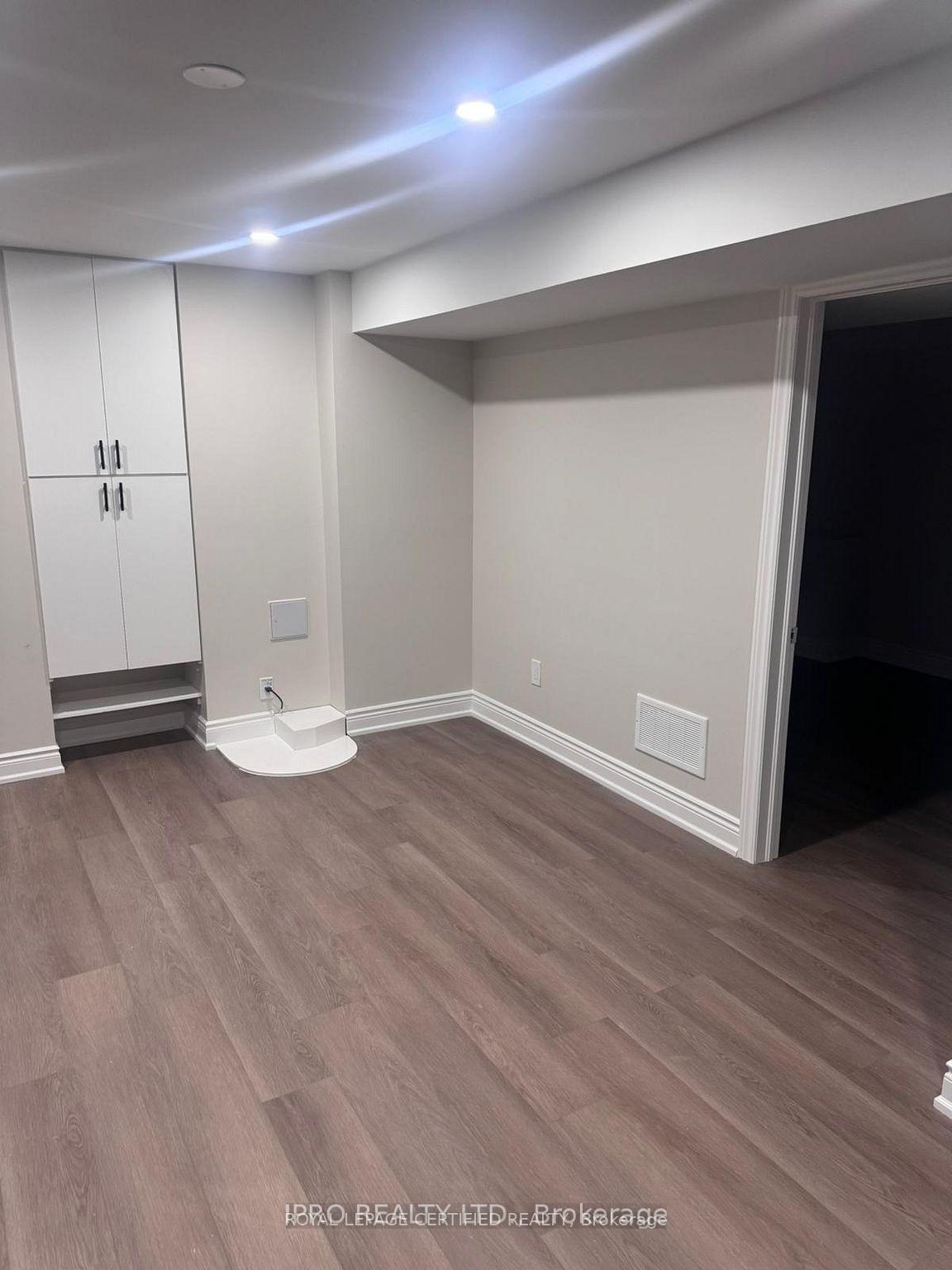 Photo 11 of 40 Beachville Circle, Brampton, Credit Valley — HOMEH