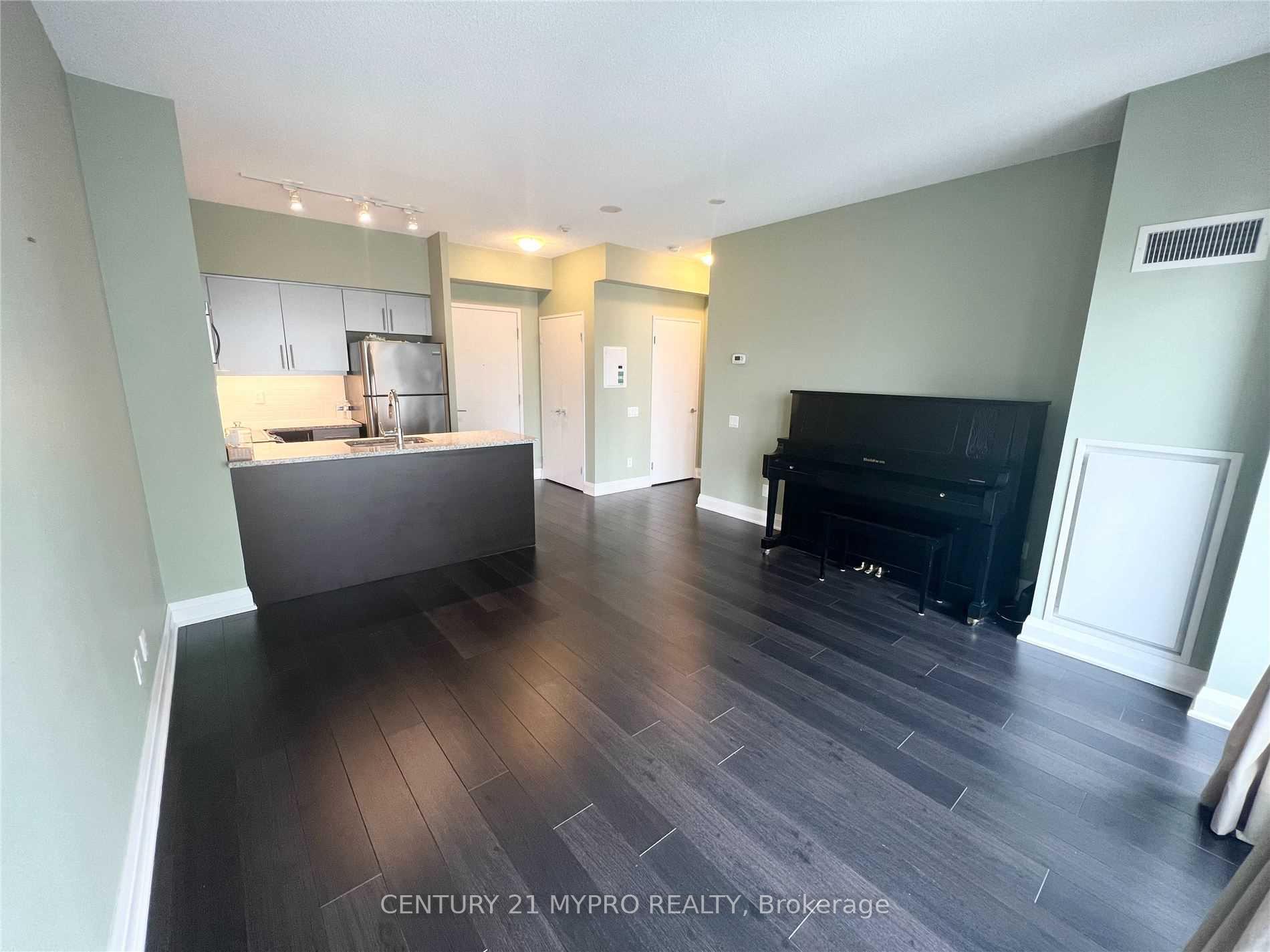 Photo 4 of Unit 701, 83 Redpath Avenue, Toronto, Mount Pleasant West — HOMEH