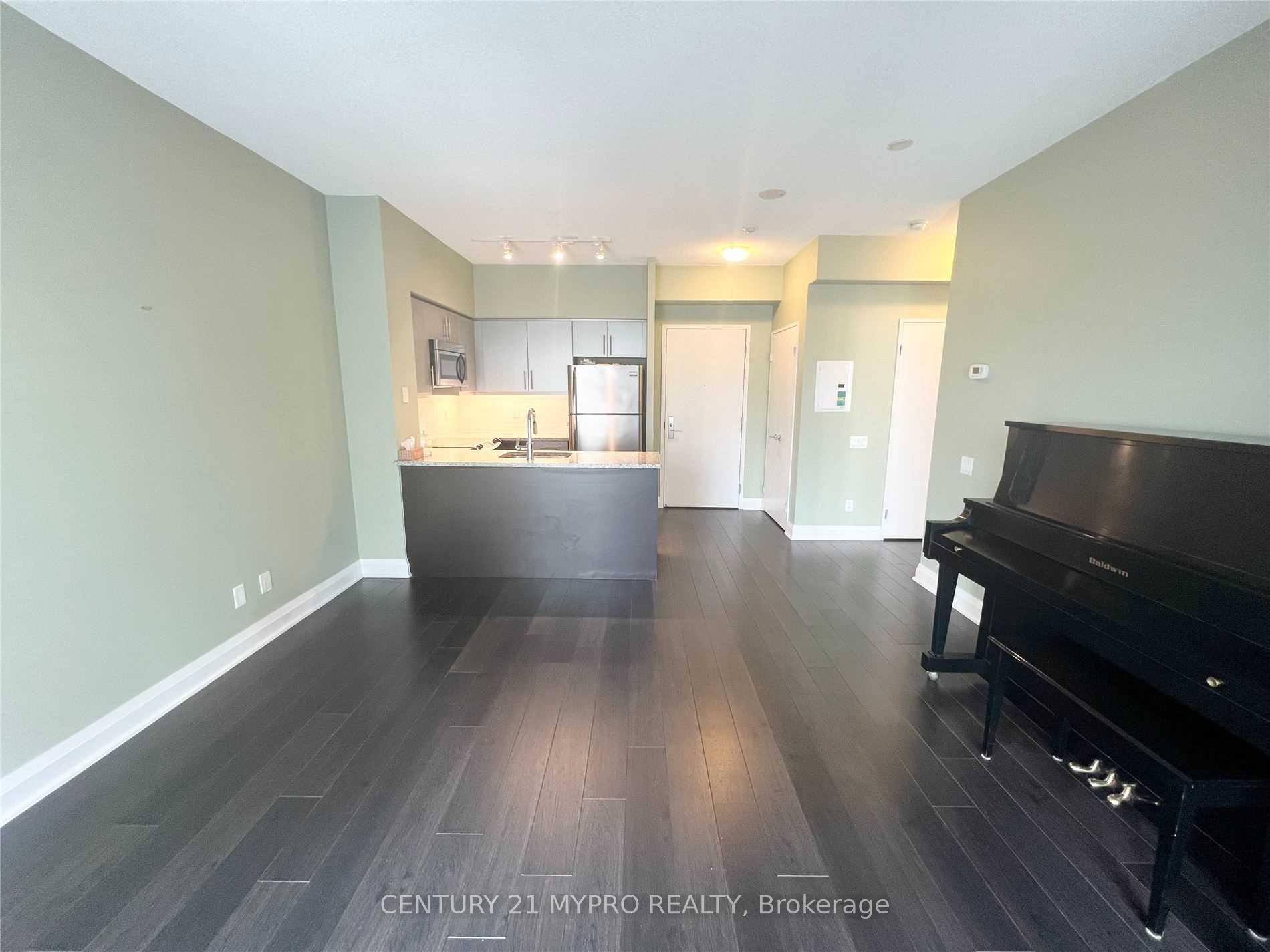 Photo 6 of Unit 701, 83 Redpath Avenue, Toronto, Mount Pleasant West — HOMEH