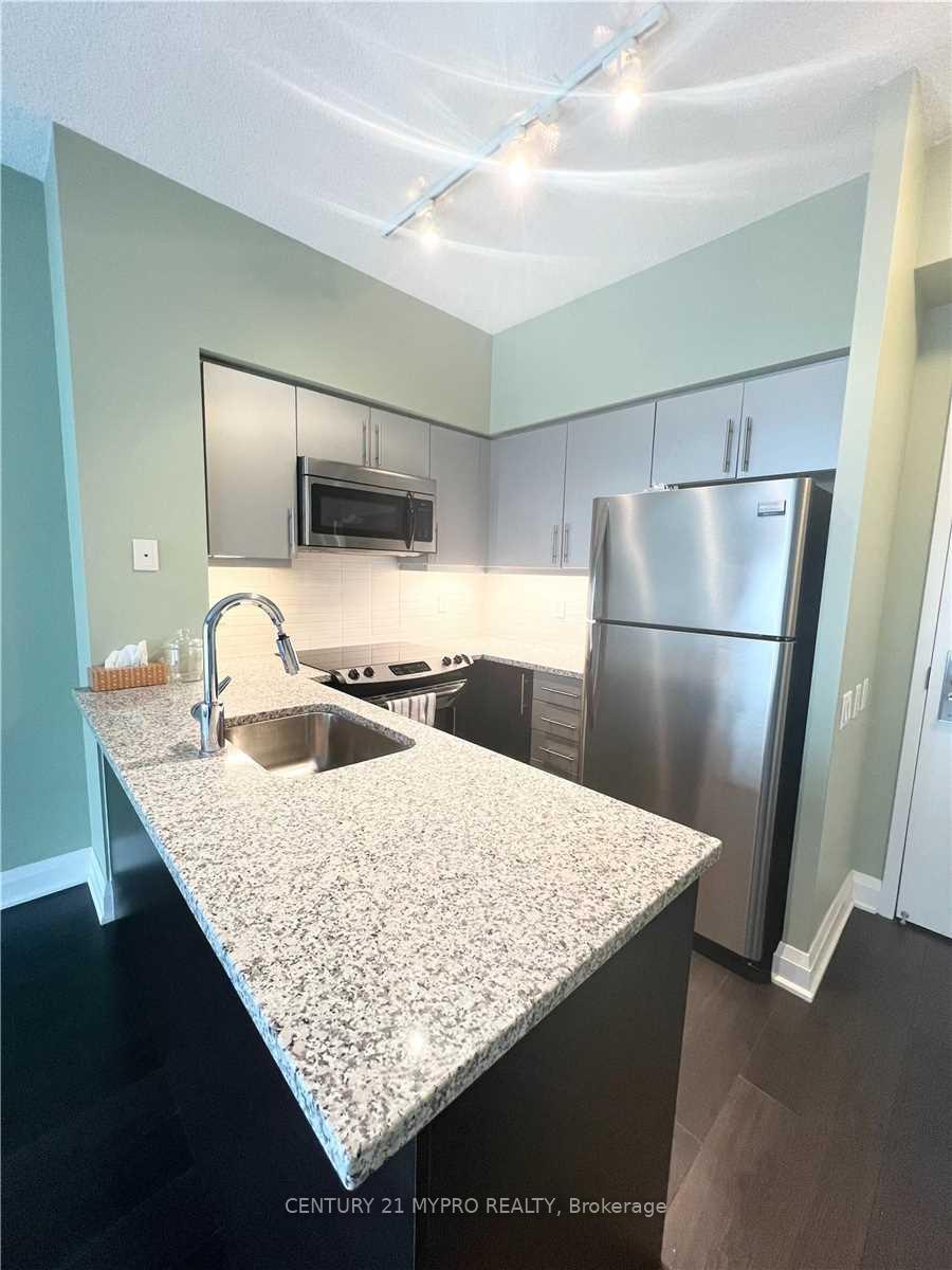 Photo 7 of Unit 701, 83 Redpath Avenue, Toronto, Mount Pleasant West — HOMEH