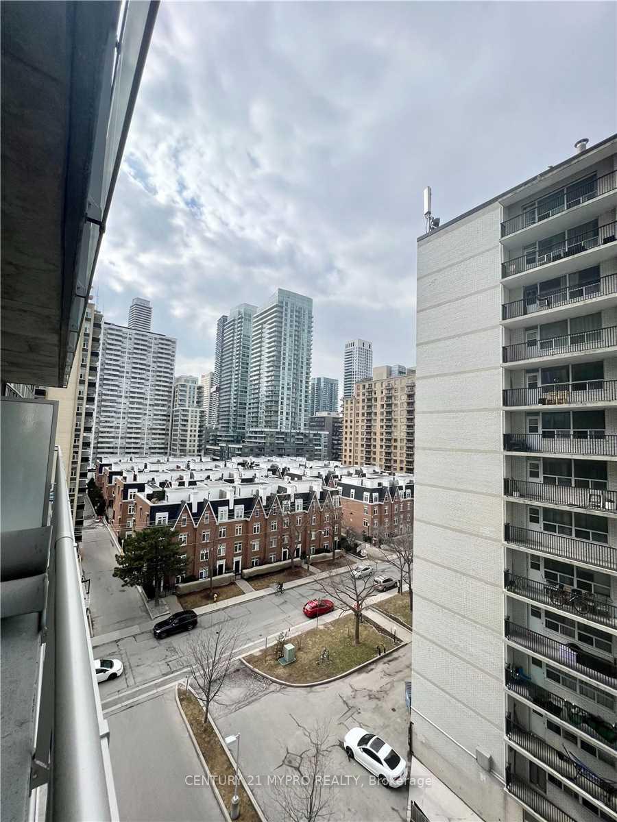 Photo 13 of Unit 701, 83 Redpath Avenue, Toronto, Mount Pleasant West — HOMEH