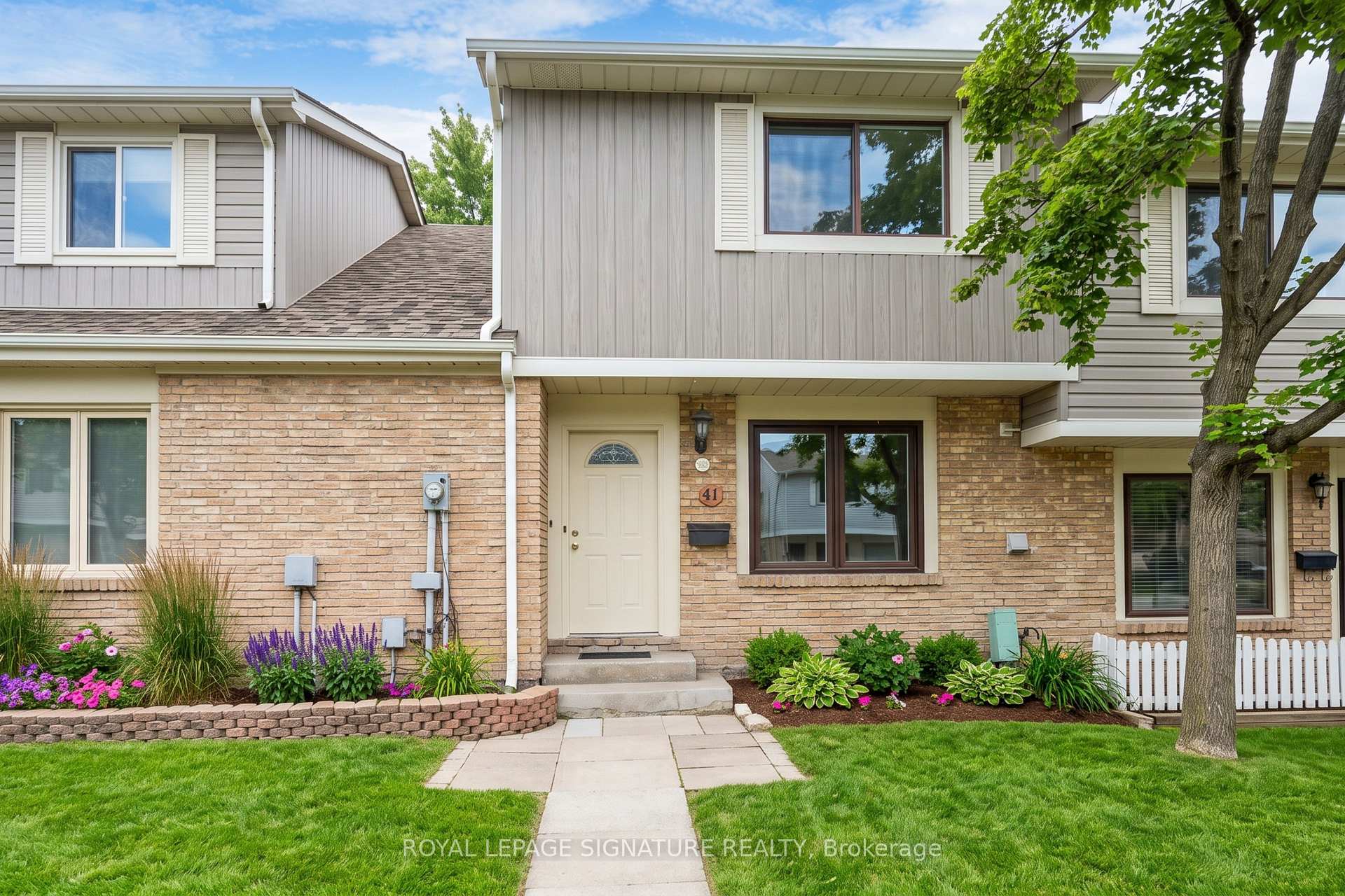 Photo 1 of Unit 41, 98 Falconer Drive, Mississauga, Streetsville — HOMEH