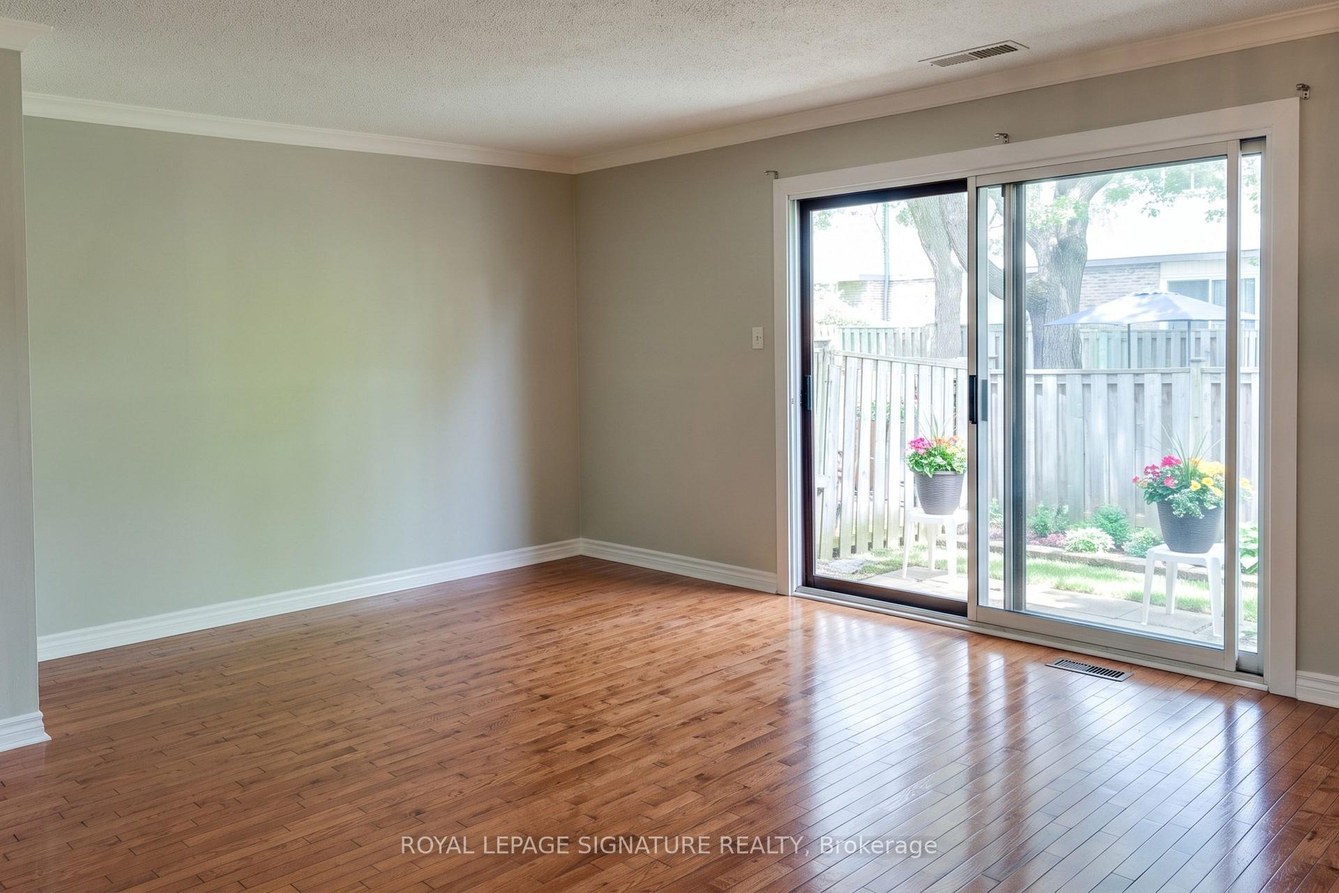 Photo 5 of Unit 41, 98 Falconer Drive, Mississauga, Streetsville — HOMEH